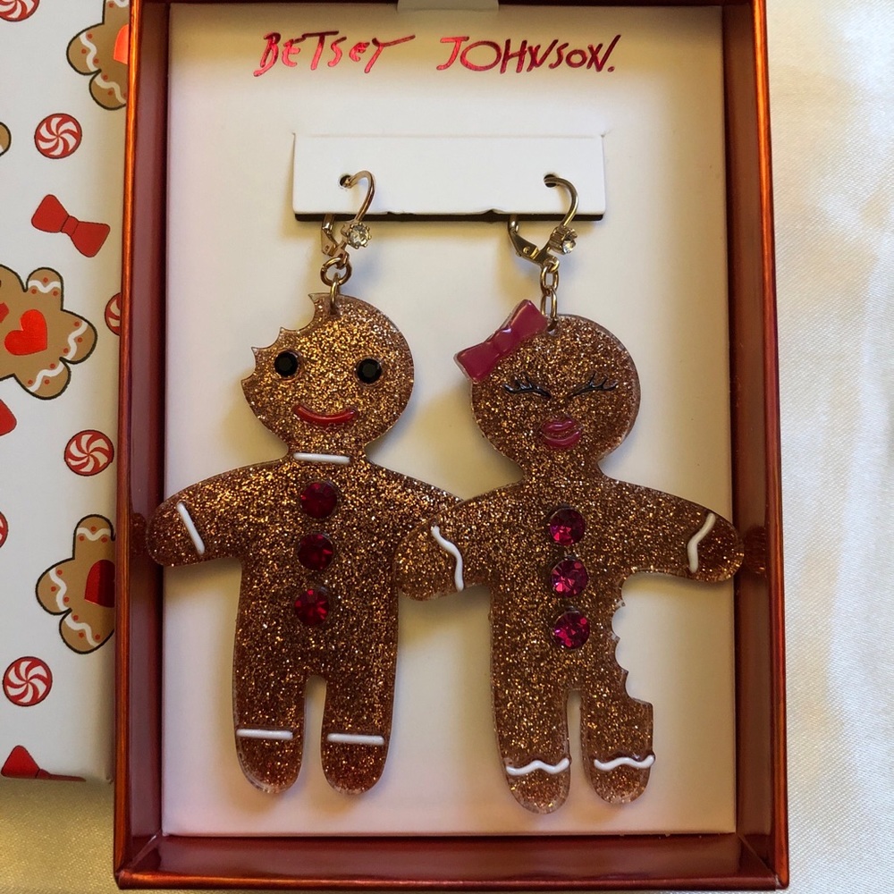 Betsey Johnson Gold Tone Gingerbread Man & Woman Mismatch Drop Earrings NIB